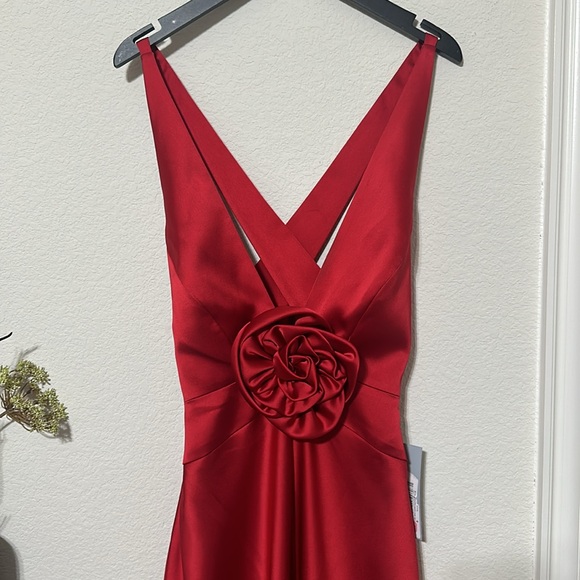 NWT Antonio Melani Mirabella Satin Rosette Applique V-Neck Dress - Picture 4 of 10